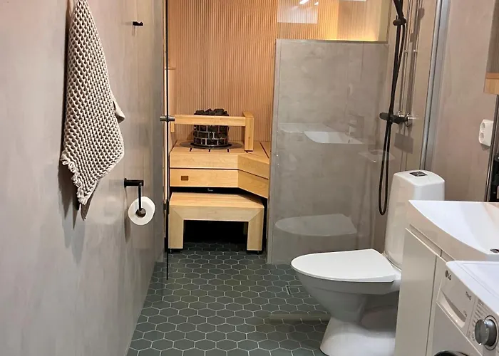 Jaekaelaenhovin Hellae *